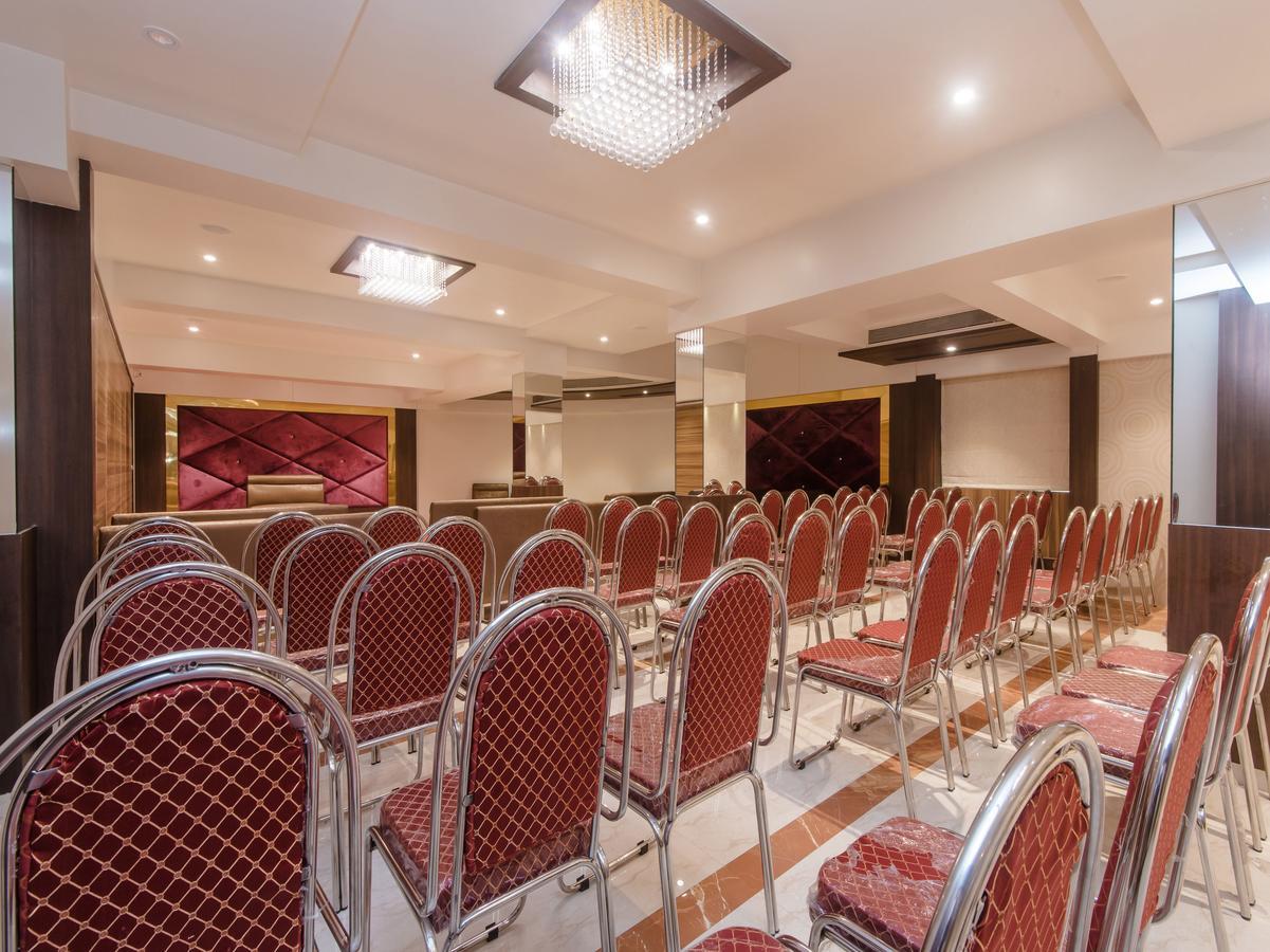 Oyo 13089 Hotel Gold Crest Navi Mumbai Eksteriør bilde