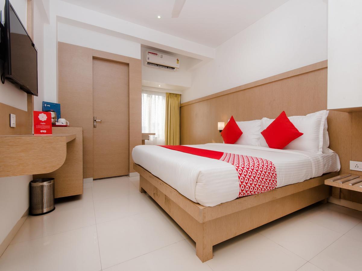 Oyo 13089 Hotel Gold Crest Navi Mumbai Eksteriør bilde