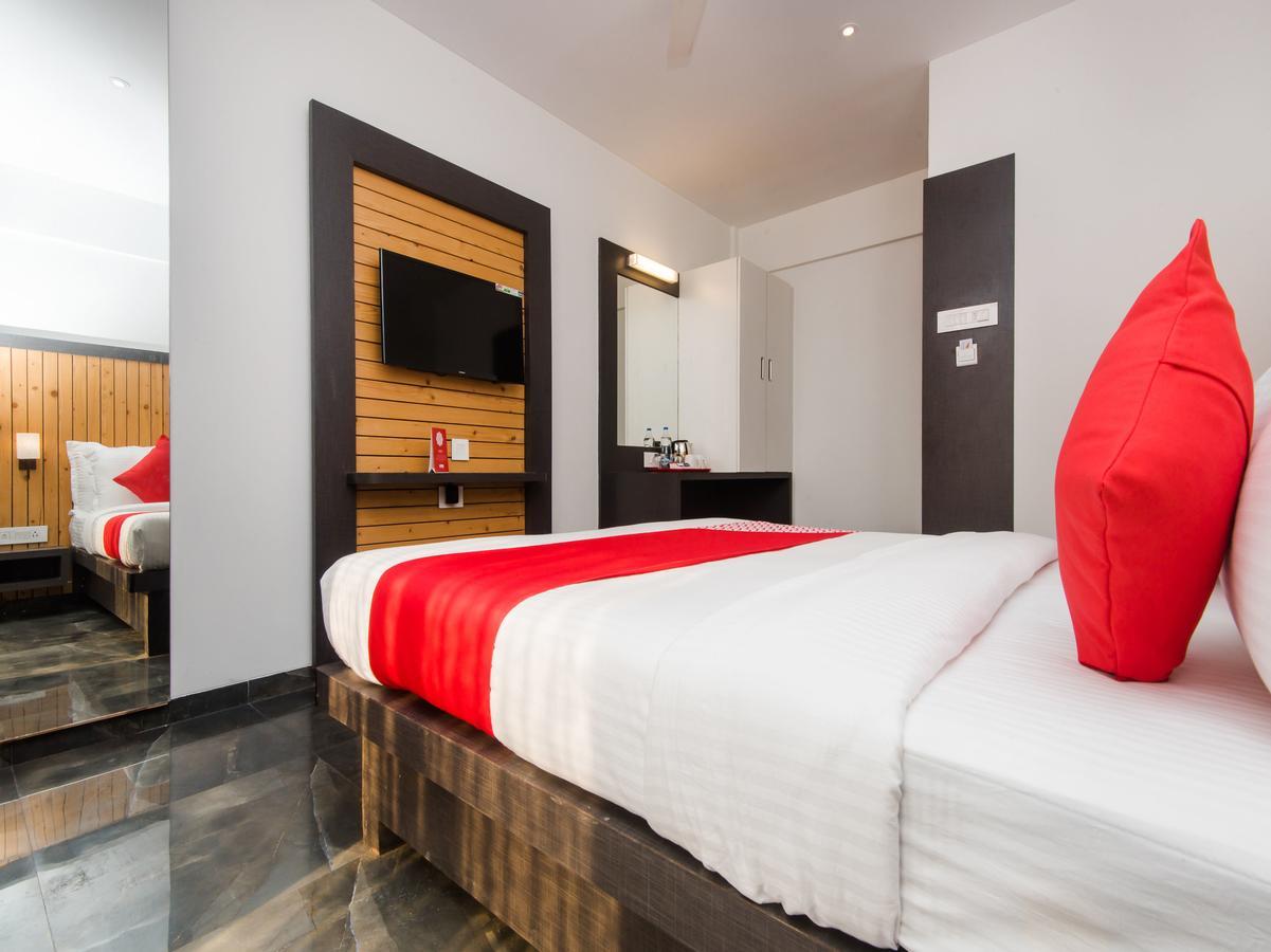 Oyo 13089 Hotel Gold Crest Navi Mumbai Eksteriør bilde