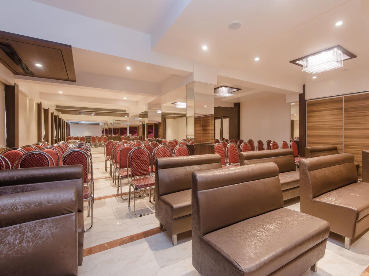 Oyo 13089 Hotel Gold Crest Navi Mumbai Eksteriør bilde
